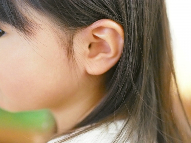 ほくろ占い 耳たぶのほくろの意味は 耳の部位ごとの意味を紹介